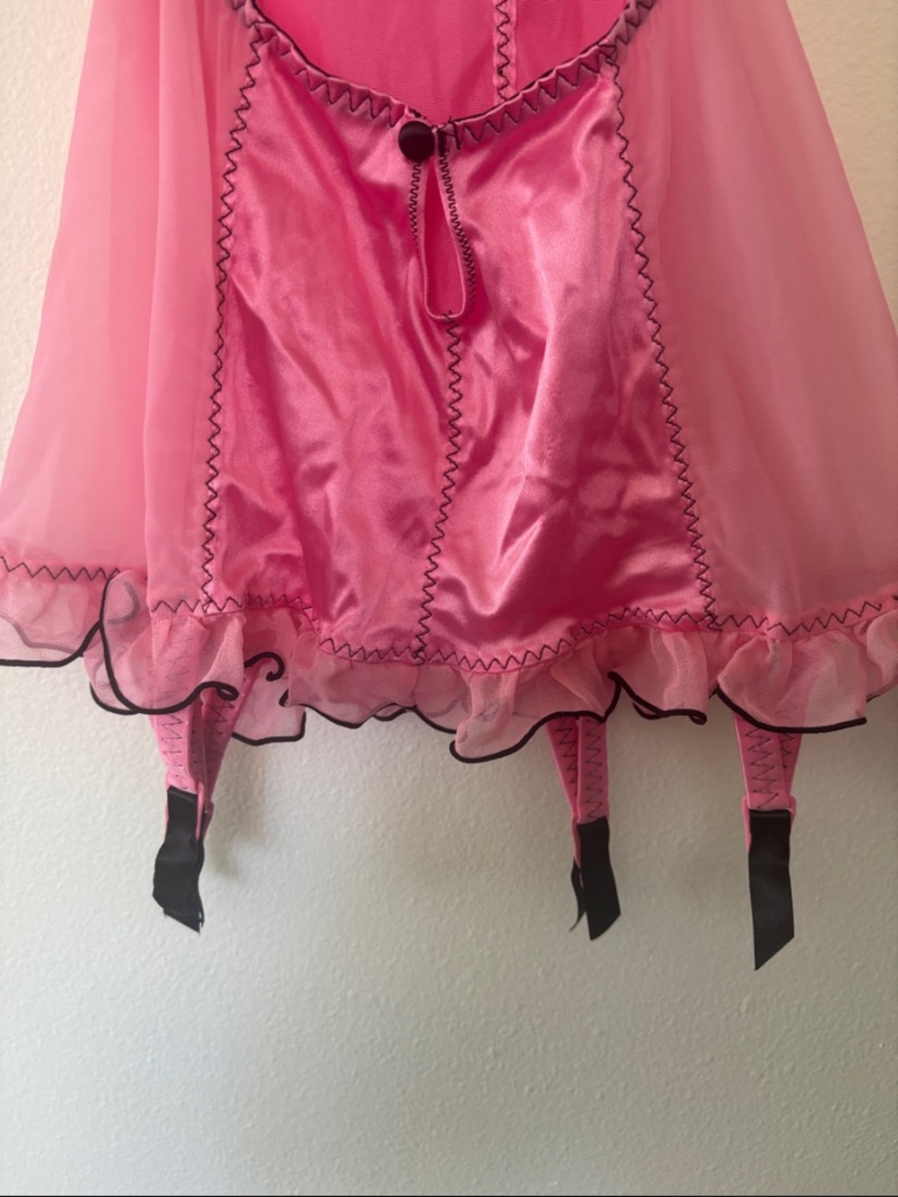 NWT!! NEW VINTAGE VS Pink Black Satin Lace Trim Sexy Lingerie Garter Details - Picture 8 of 11